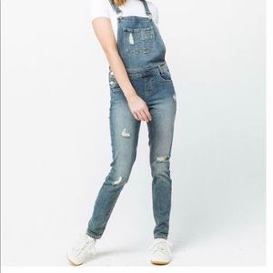 Tilly’s RSQ Jean overall’s